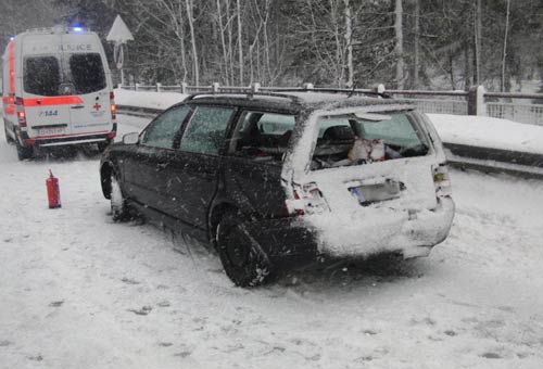 Verkehrsunfall höhe Kleberbauer St. Martin am 15. Februar 2012