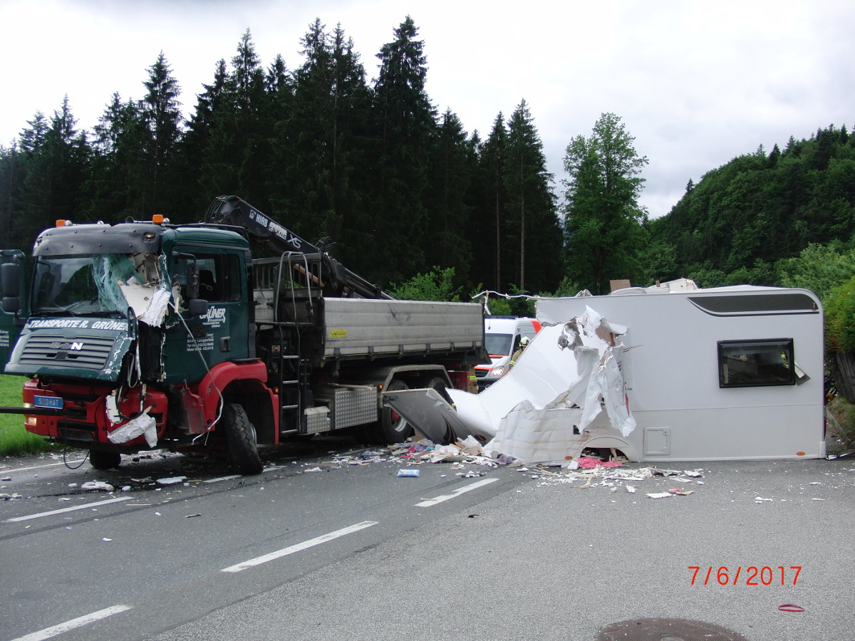 Schwerer Verkehrsunfall Hallenstein, 07. Juni 2017